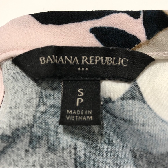 BANANA REPUBLIC | Floral Sleeveless Peplum Blouse - Picture 11 of 14